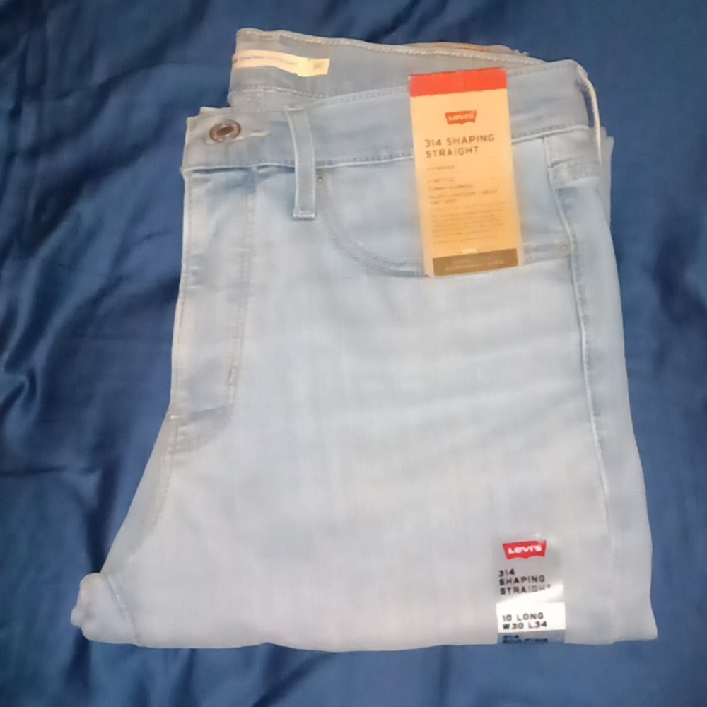 Levis